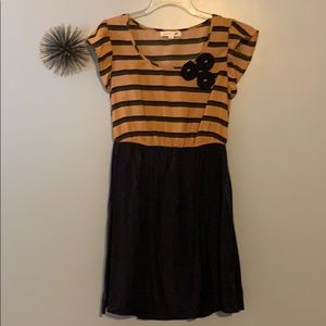 100% polyester dress, size L